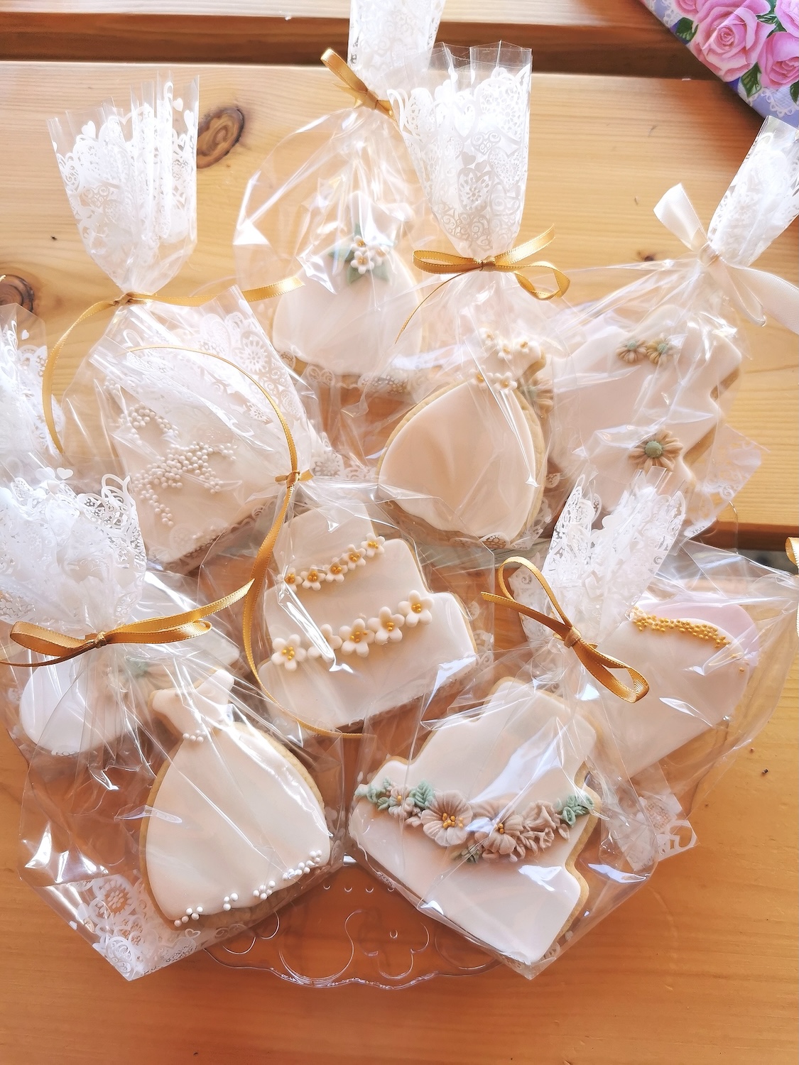 wedding cookie favours wrapped