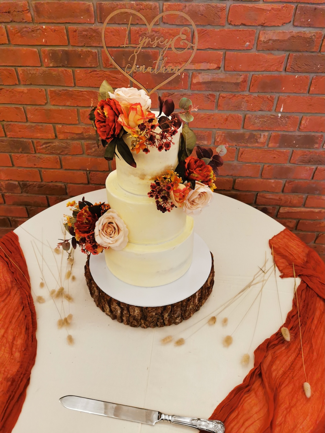woodland autumn themed wedding cake